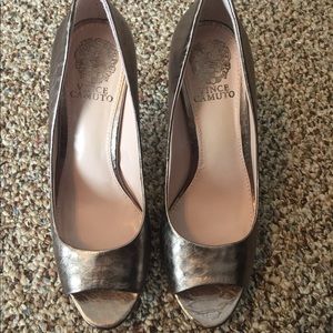 EUC - Like New! Vince Camuto 7.5M heels